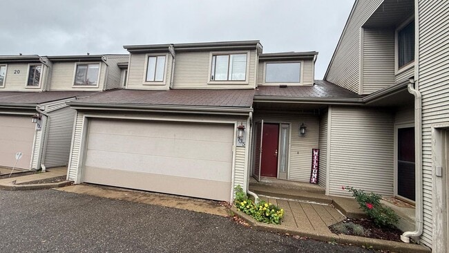 Building Photo - 735 Hamilton Ct