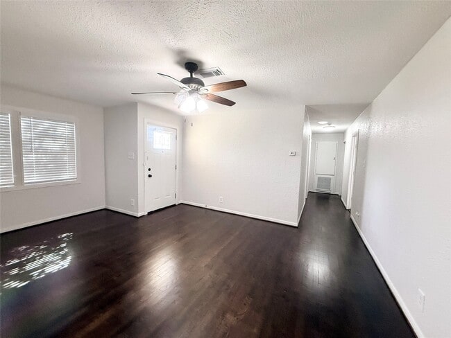 Photo - 1511 Avenue E