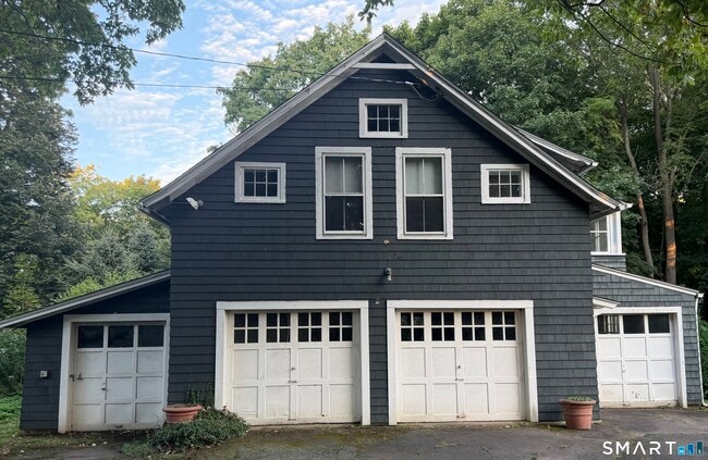 Building Photo - 856 Boston Post Rd