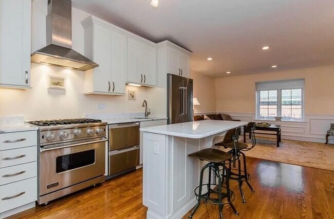 123 Warren Ave Unit 2