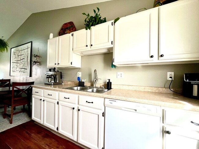 Photo - 2319 10th St