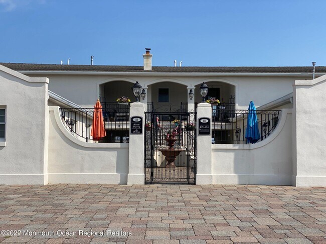 Photo - 101 Trenton Ave Unidad 1