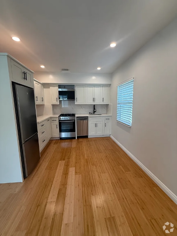 Building Photo - 10460 National Blvd Rental