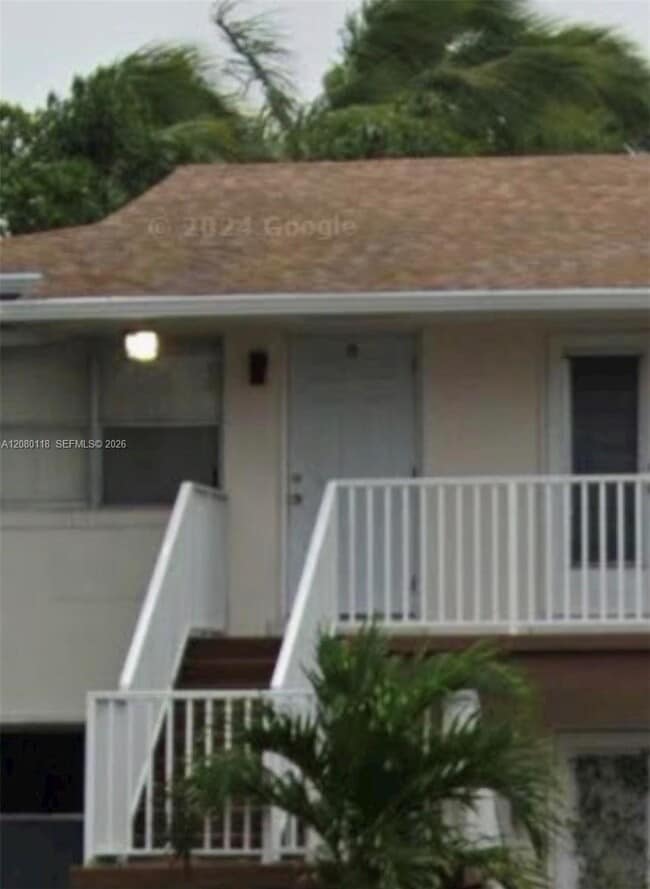 Building Photo - 1816 McKinley St Unit 8