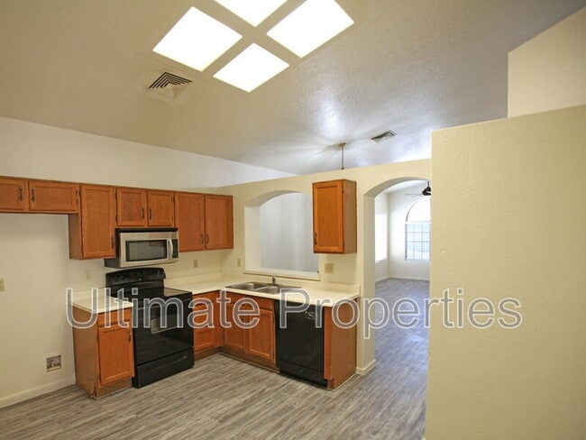 Photo - 273 N Concord St