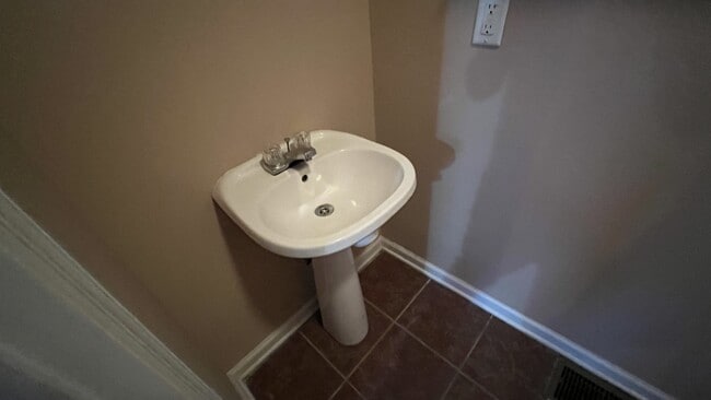 Photo - 807 Folmar St