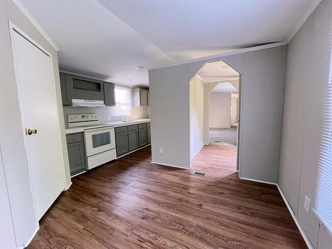 Photo - 193 Sunshine Dr