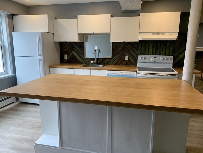 Photo - 233 Flying Cloud Dr