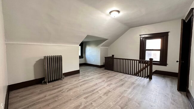 Building Photo - 222 Morewood Ave Unit 3
