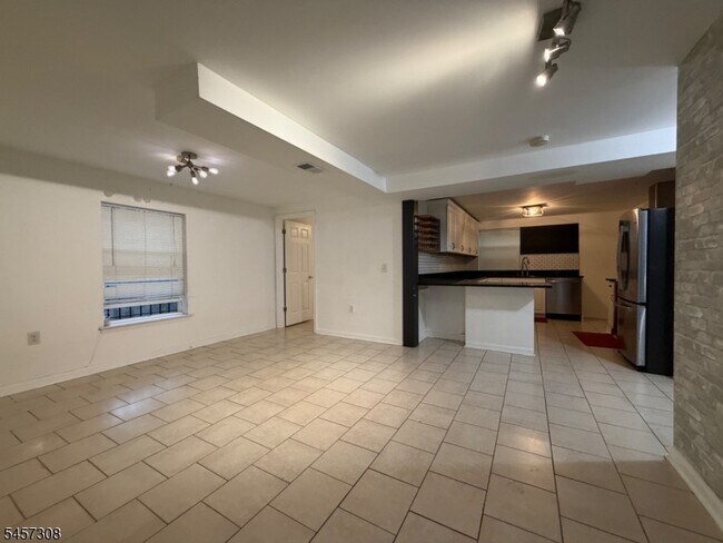 139 Mapes Ave