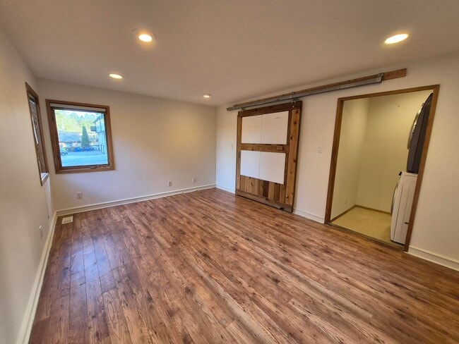 Photo - 2734 Wilmot Ave