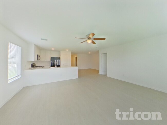 Photo - 1636 Baugh St