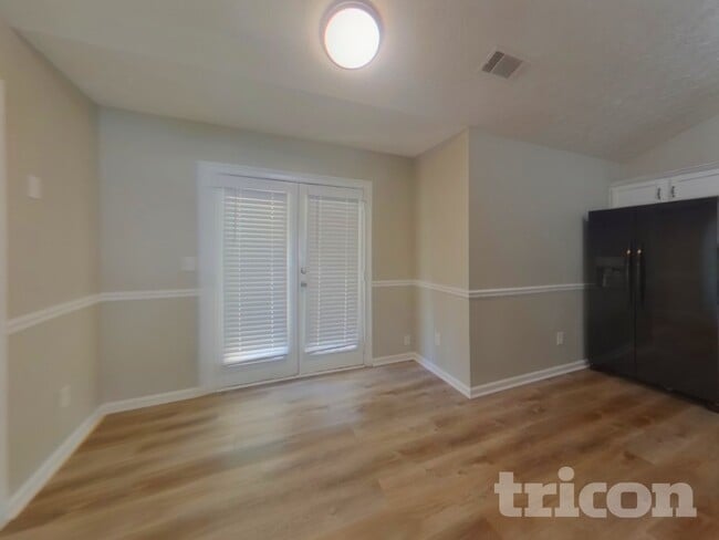Photo - 170 Oak Hill Dr