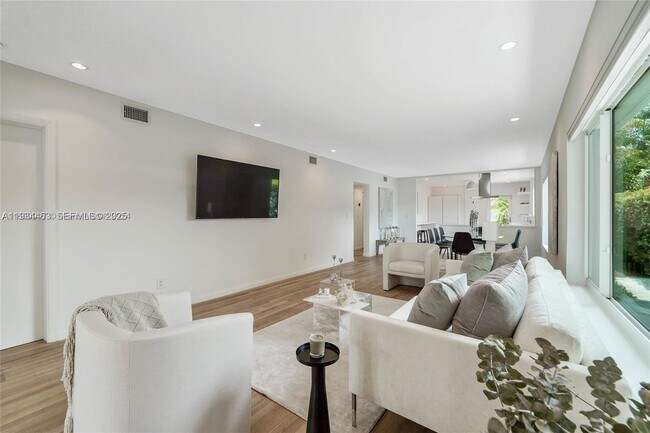 Photo - 8918 Garland Ave