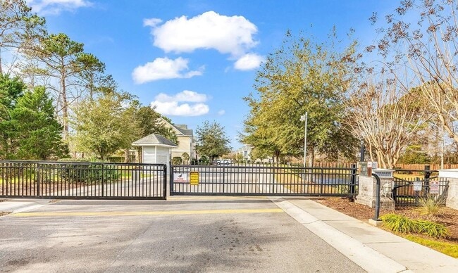 Building Photo - 1805 Low Country Pl Unit D