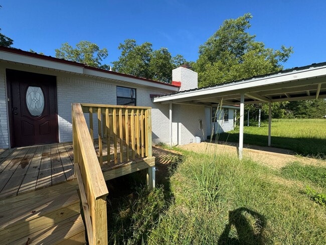 Building Photo - 1216 Reeves Rd Rental