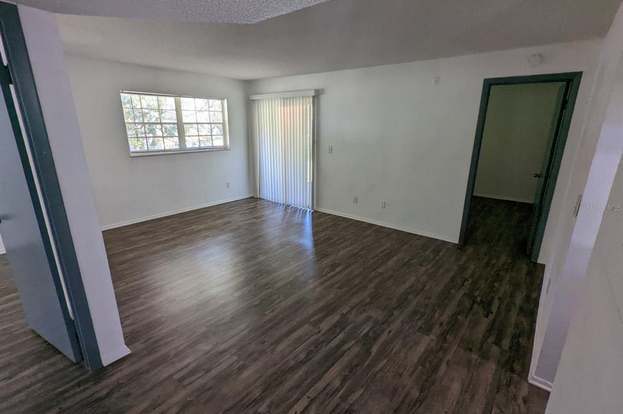 Photo - 571 Midway Track