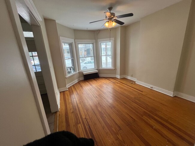 Building Photo - 28 Columbia St Unit 2