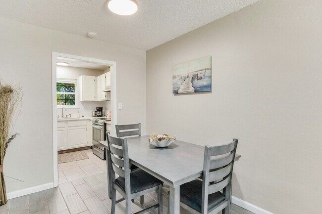 Photo - 3410 Green Briar Cir Unit C