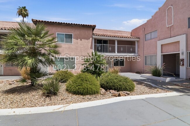 Building Photo - SE Desert Inn and Eastern!! Townhouse with 2 parking Spaces!! Recent Remodel!!