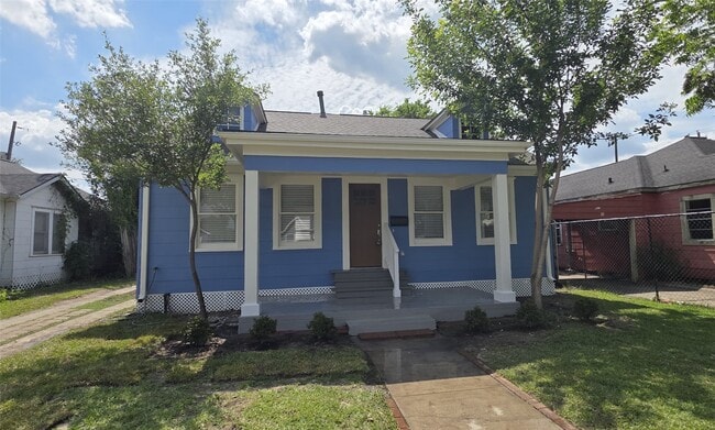 Photo - 2827 Robertson St