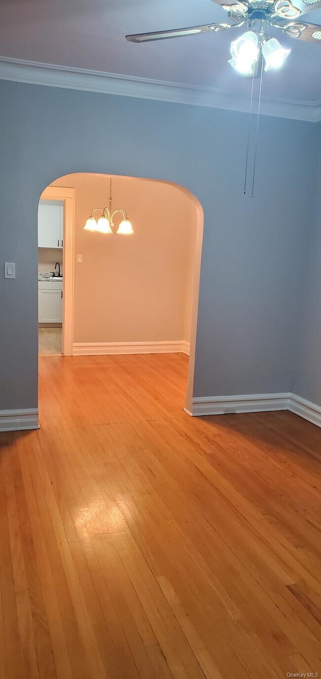 Photo - 86-33 76th St