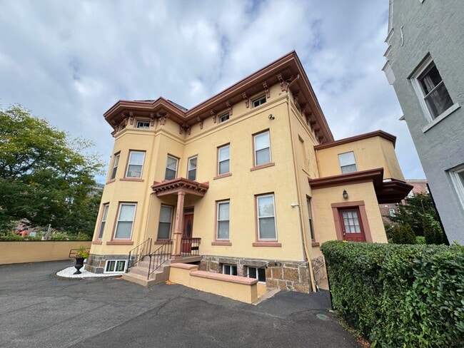 169 Olive St Unit LL