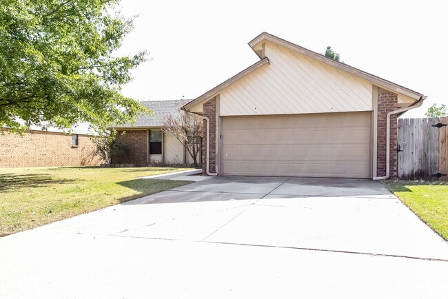 Photo - 808 Waterview Rd