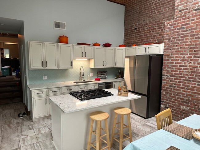 Building Photo - 1321 Liverpool St Unit 2 Rental