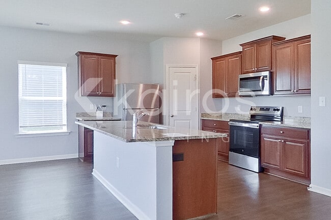 Photo - 1142 Freedom Pkwy