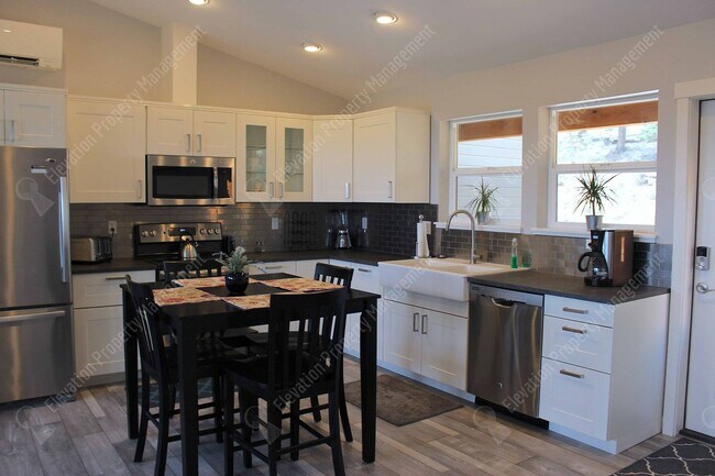 Photo - Furnished 1 BR ADU in Beautiful Awbrey Butte