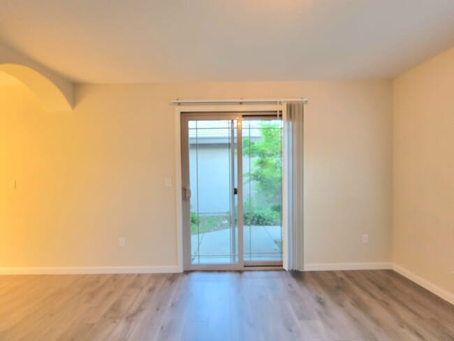 Photo - 6063 Brogan Way