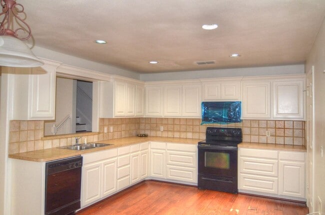 1722 Scenic Dr