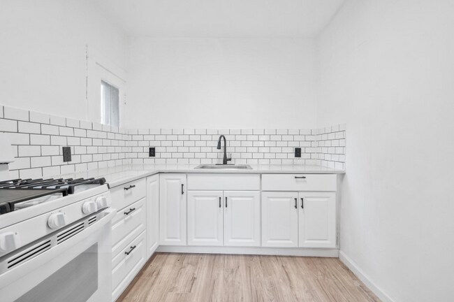 Photo - 2811 Brentwood Ave Unit Apartment 1