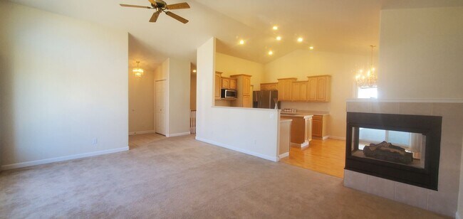 Photo - Large 5 bedroom 3 bathroom home!