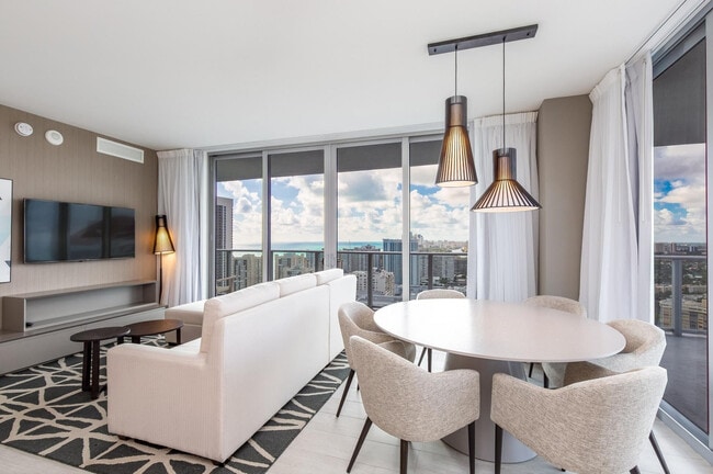 Photo - 2721 Hallandale Beach Blvd Unidad FL28-ID1049829P