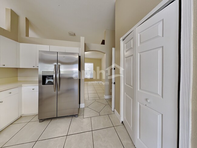 Photo - 201 SW Amesbury Ave