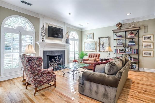 Photo - 5927 Lindenshire Ln