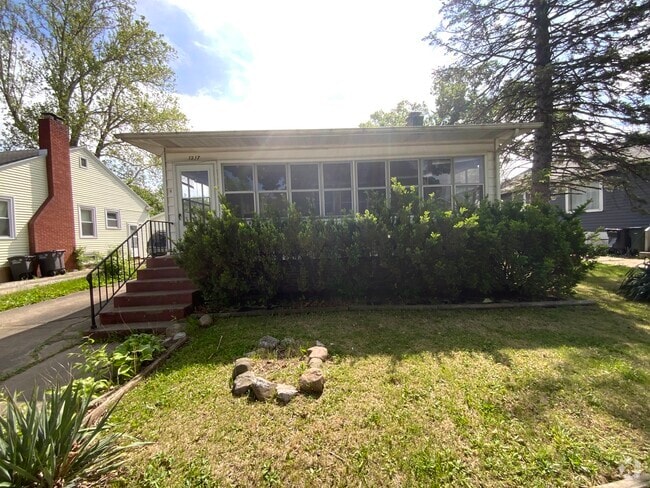Building Photo - 1217 Harmon St Rental