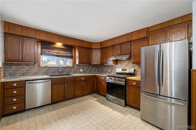 Photo - 133 Halstead Ave