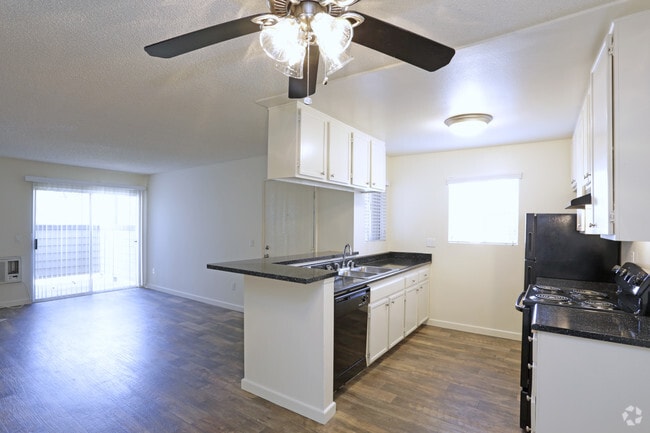 1 HAB, 1 BA - 692 ft² - Elan River Village