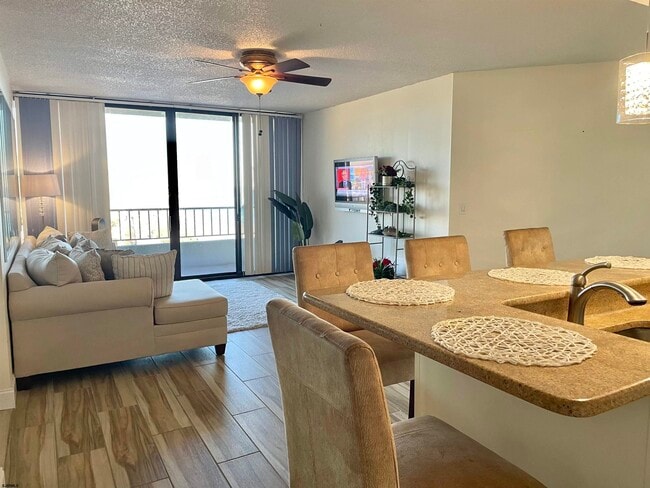 Photo - 3851 Boardwalk Unit 1903