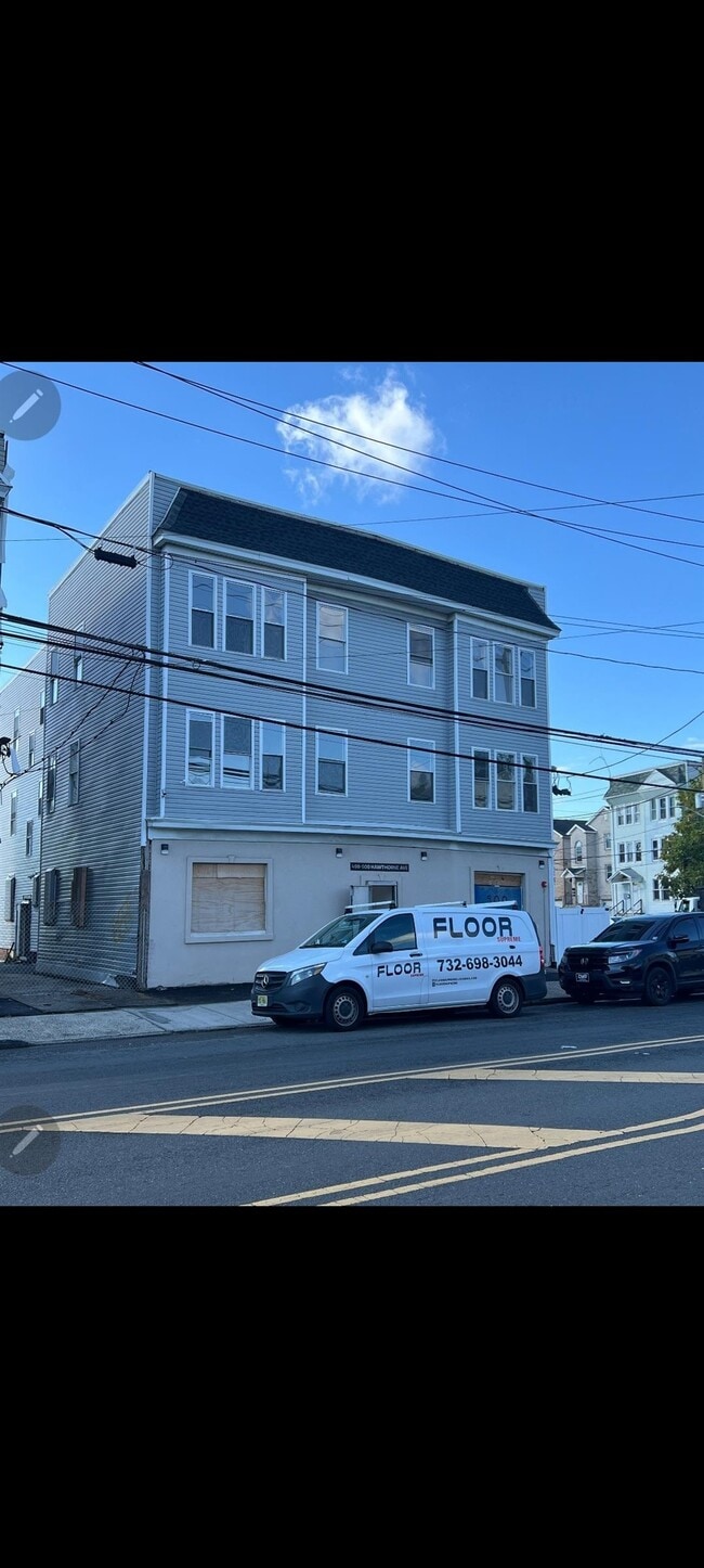 Building Photo - 500 Hawthorne Ave Unit 3A