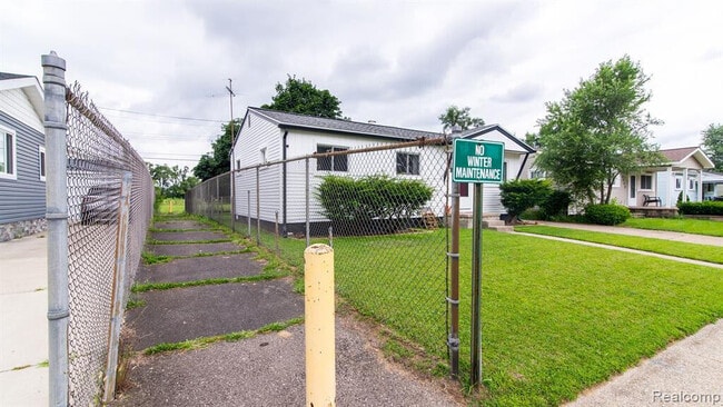 Photo - 1203 Commonwealth Ave