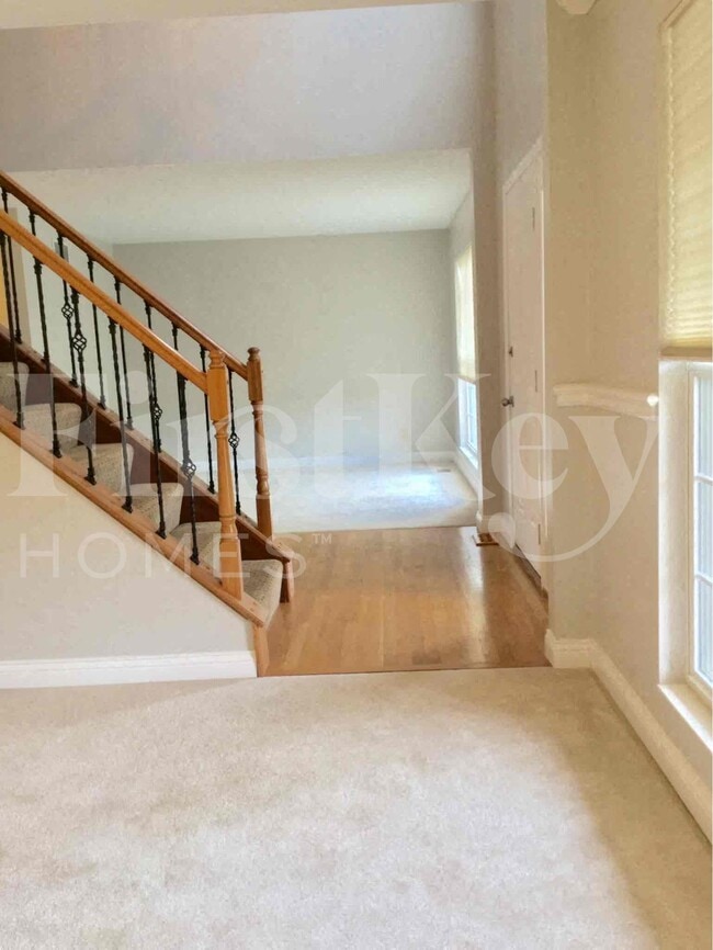 Photo - 8560 Elmcreek Ct