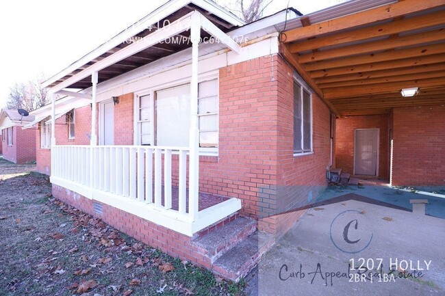 1207 Holly- - 1207 Holly- House