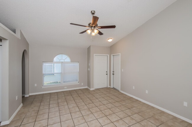 Photo - 2908 Maderia Cir