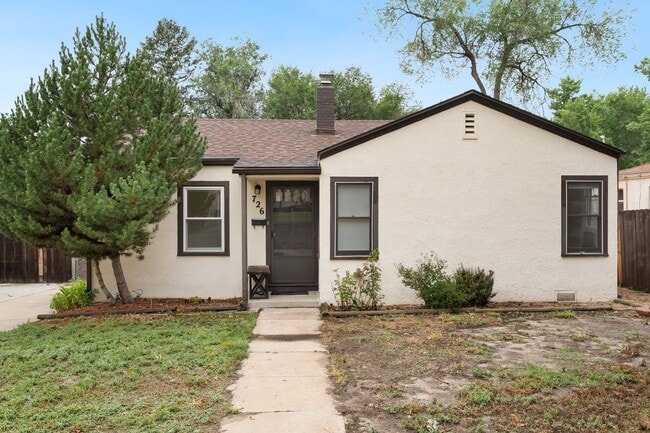 Building Photo - Centrally-Located Bungalow Available NOW! Rental