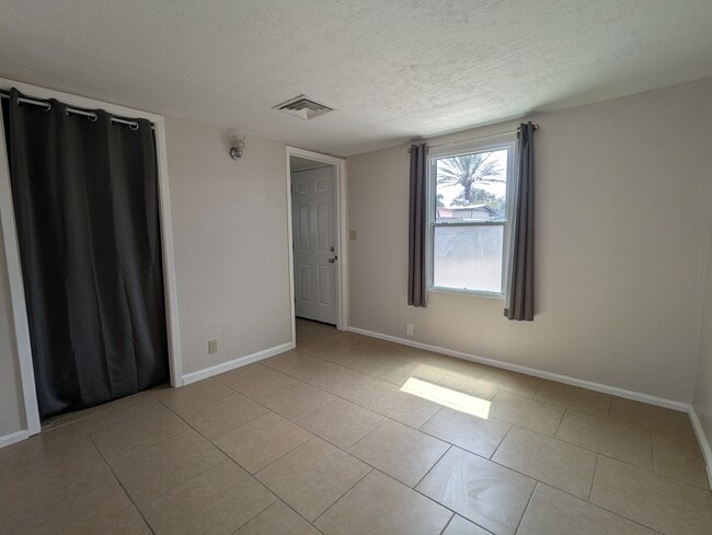 Photo - 1646 N Columbus Blvd