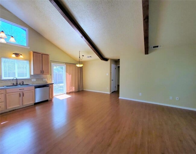 Photo - 11905 Bell Ave